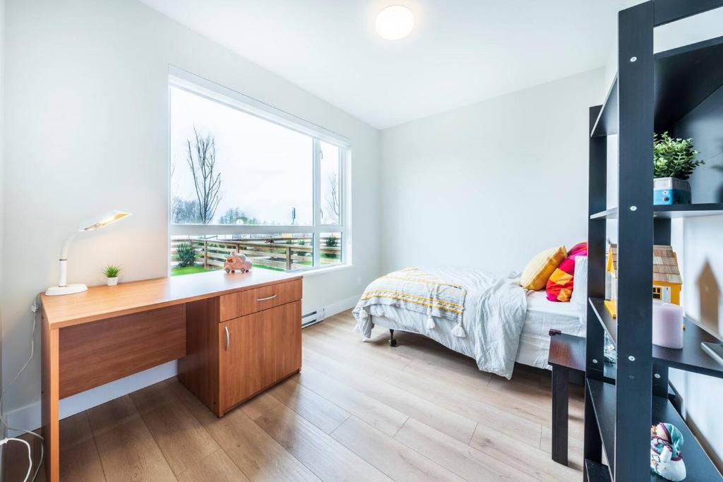 Brand new four bedroom townhome photo 1