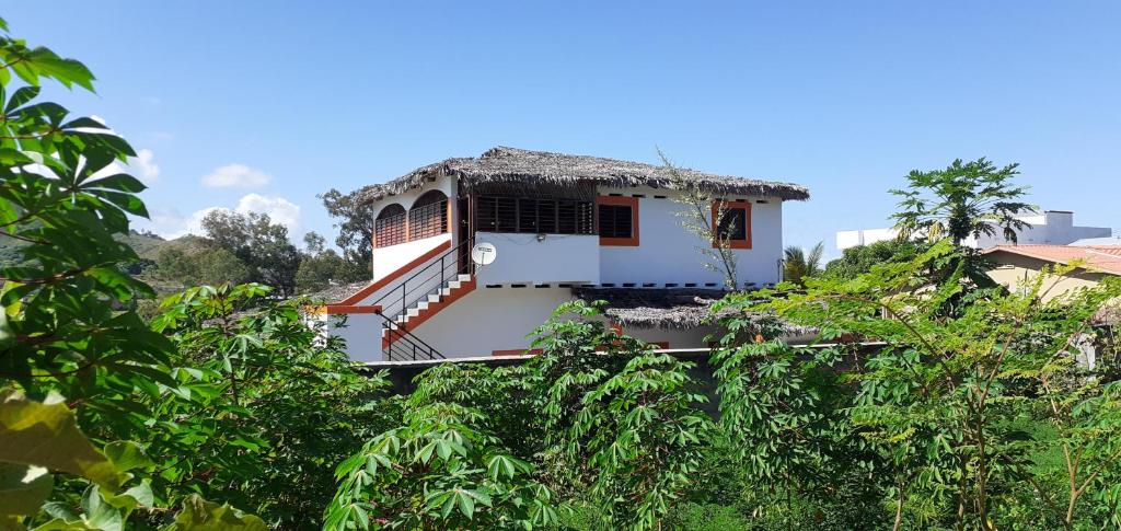 La villa blanche 1er étage TSIMAHARIVAGNA photo 1