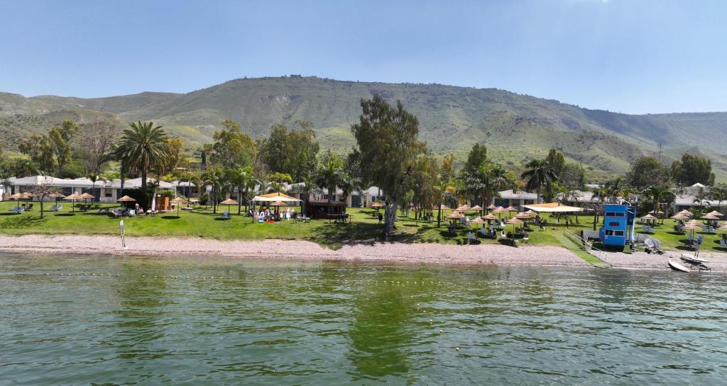 Ein Gev Holiday Resort photo 2