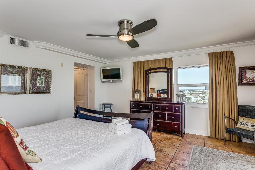 804E Regency Towers photo 2