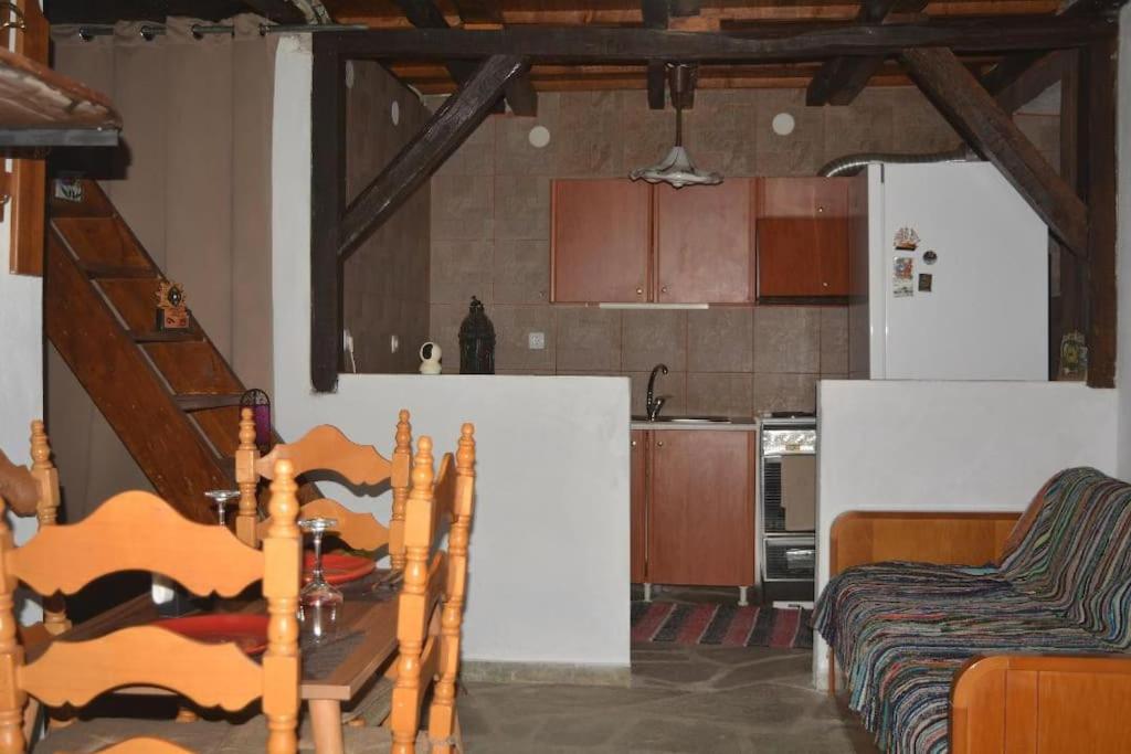 Mrs. Niki's house photo 2