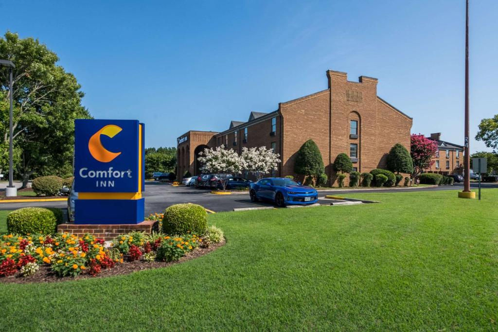 Comfort Inn Newport News - Hampton I-64 image
