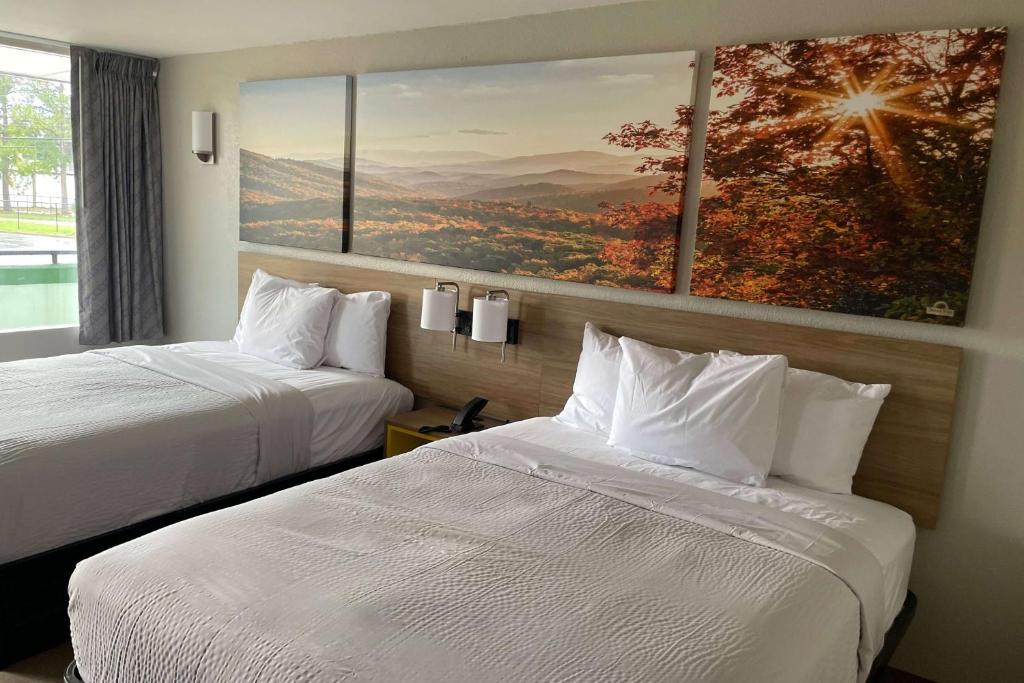 Days Inn by Wyndham Montgomery I-85 image