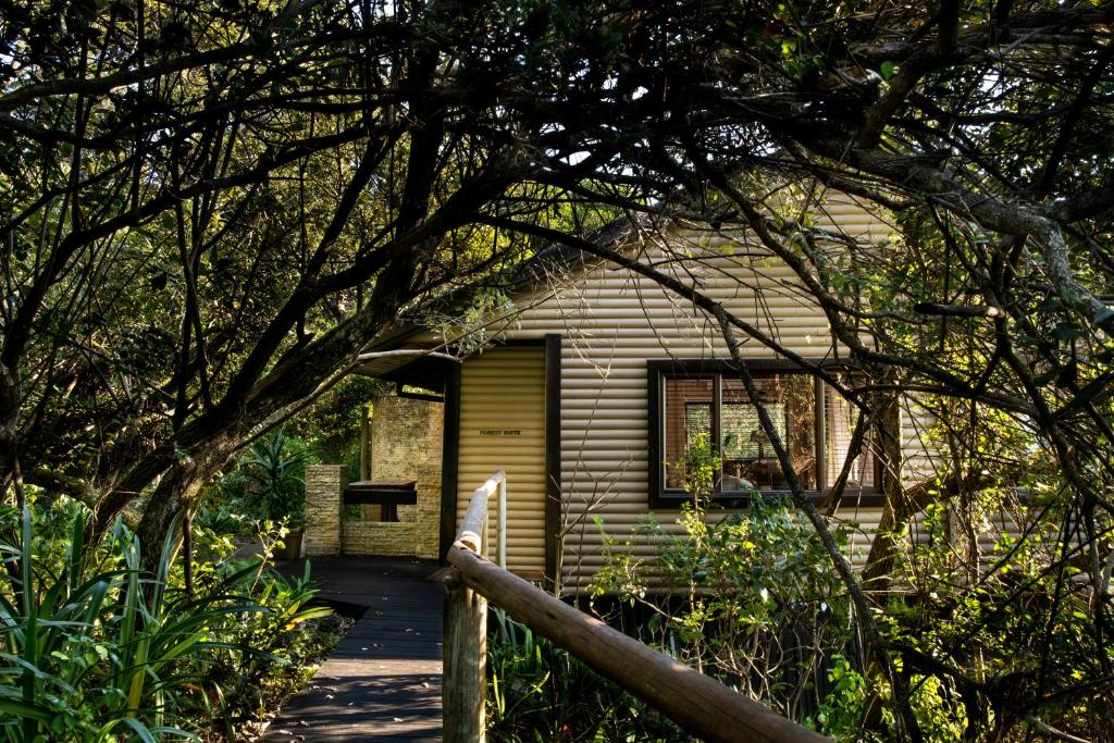 Prana Lodge - Tap to explore photos
