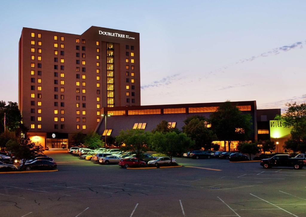 DoubleTree by Hilton Minneapolis Park Place photo 2