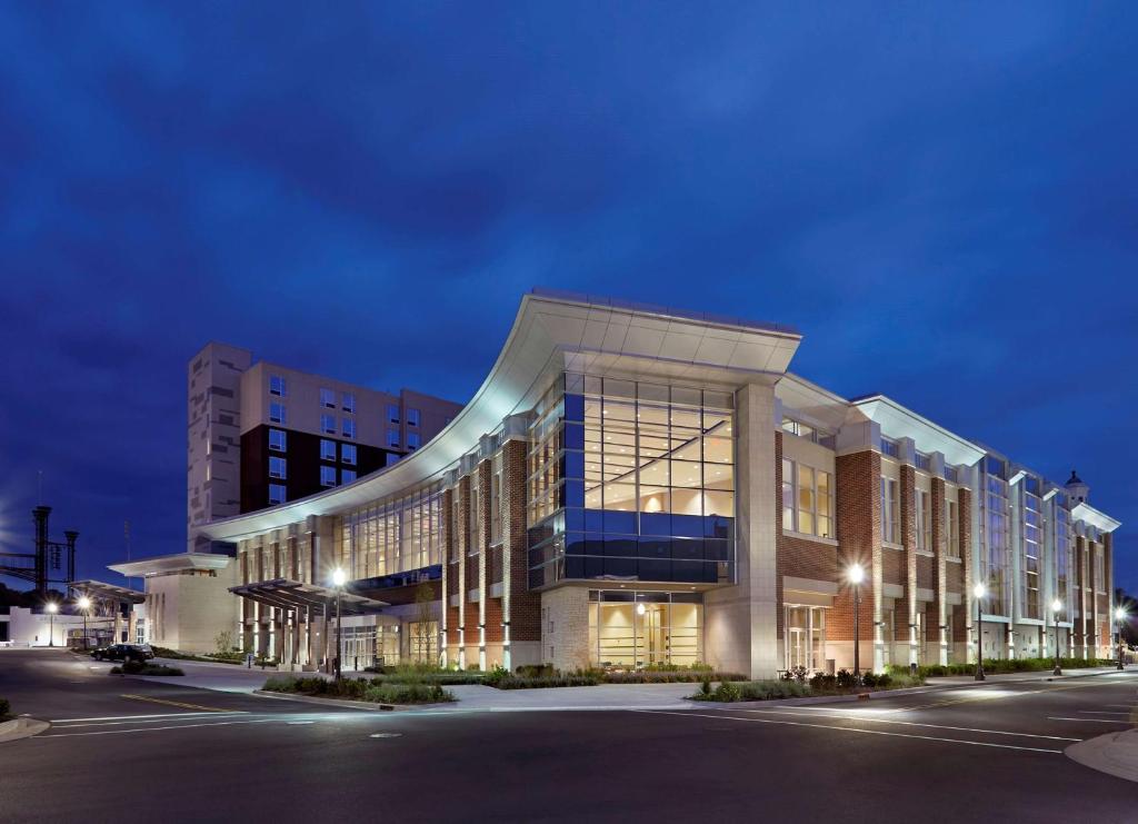 Doubletree By Hilton Lawrenceburg image