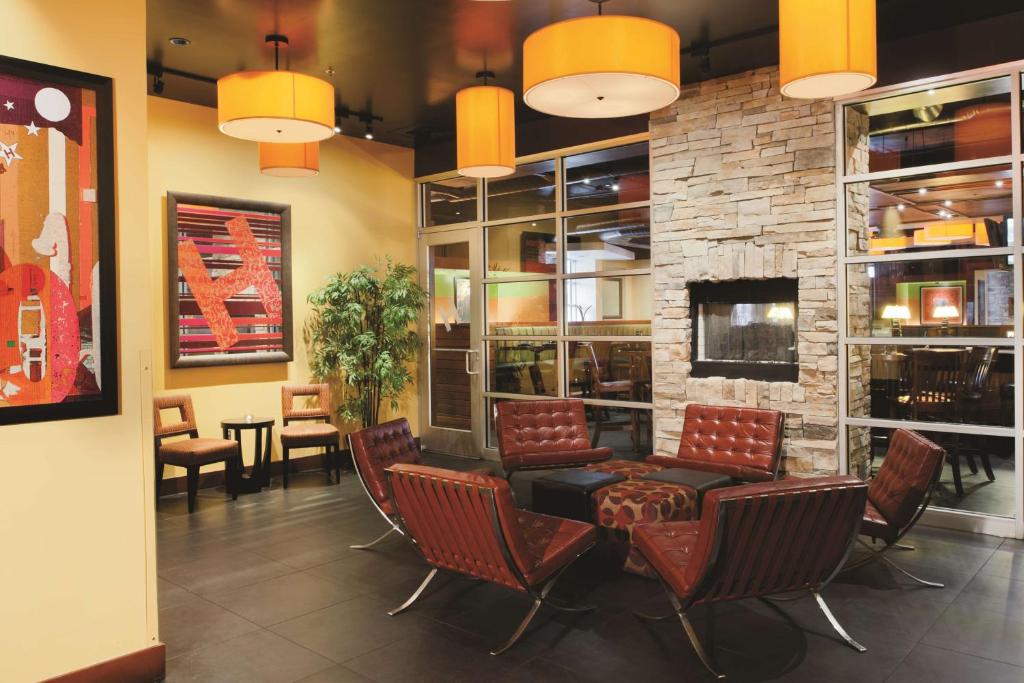 DoubleTree by Hilton Springfield image