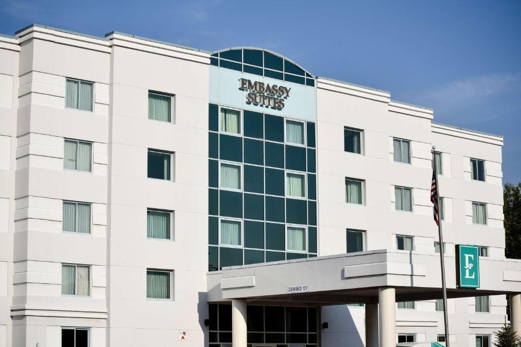 Embassy Suites Syracuse image