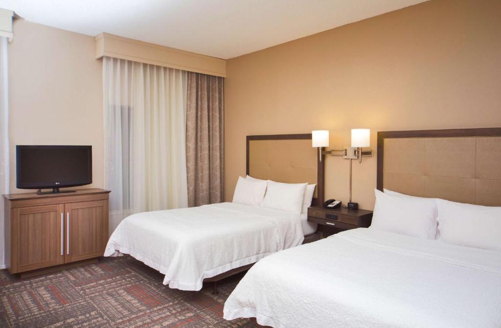 Hampton Inn & Suites Valdosta/Conference Center photo 2