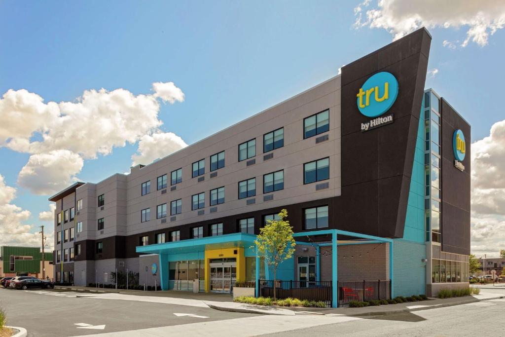 Tru By Hilton Cleveland Midtown image