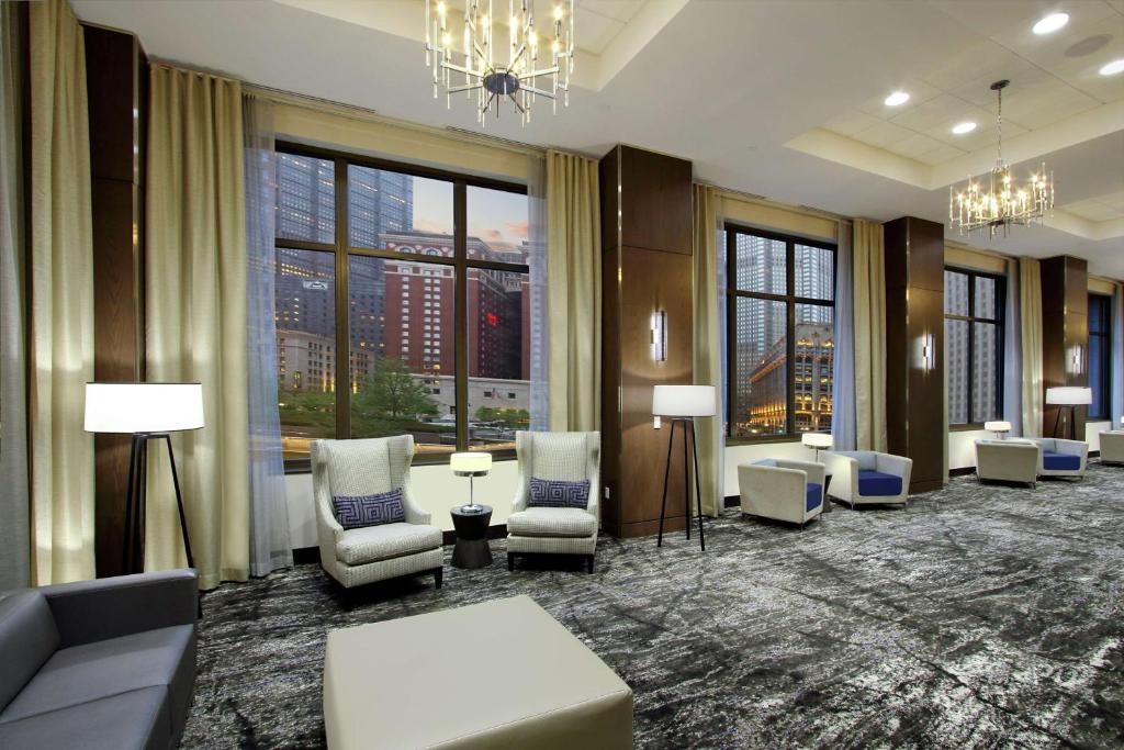 Embassy Suites Pittsburgh-Downtown photo 4