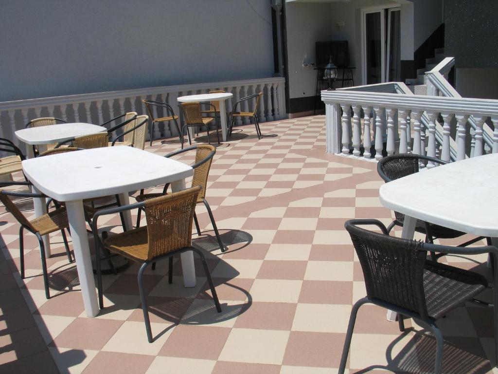 Guest House Dena photo 4