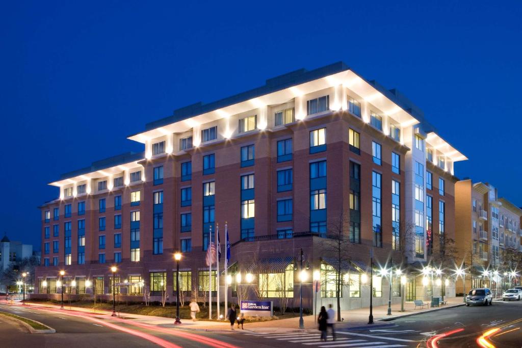Hilton Garden Inn Arlington-Shirlington image