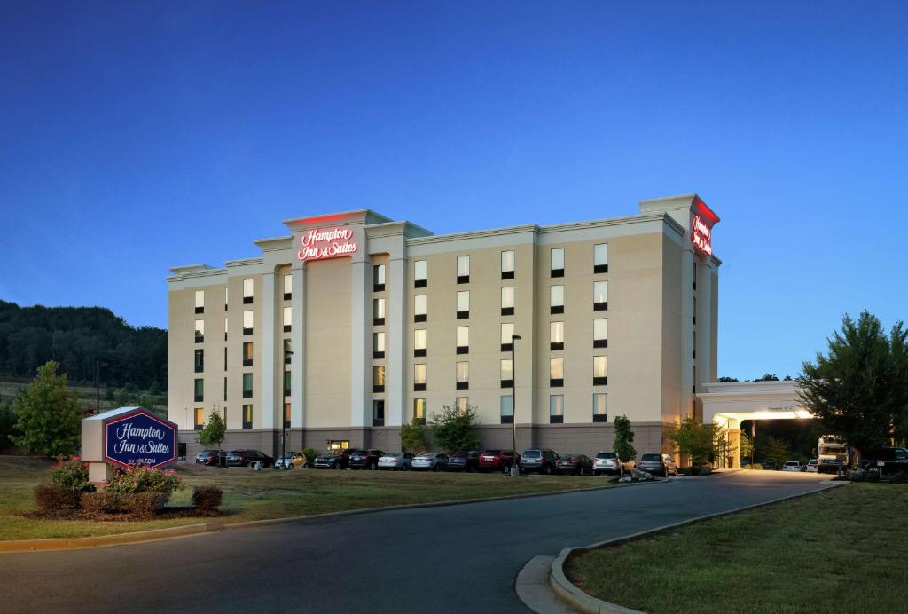 Hampton Inn & Suites Adairsville-Calhoun Area image