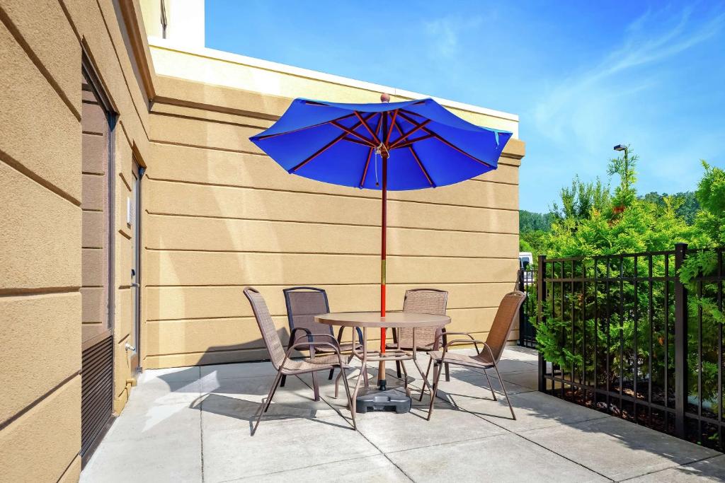 Hampton Inn and Suites Adairsville/Calhoun Area photo 1