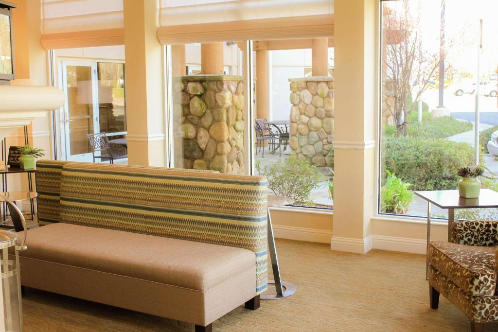 Hilton Garden Inn Redding photo 3