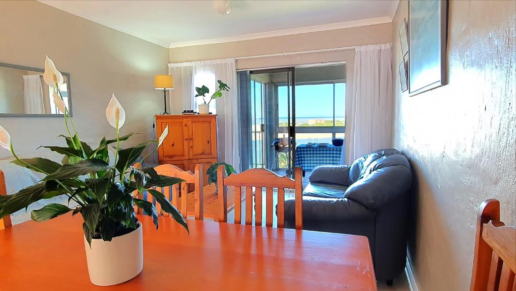 Lagoon & Ocean View Retreat