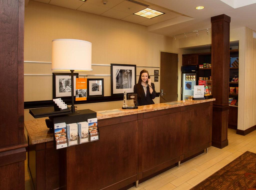 Hampton Inn Marquette-Waterfront photo 4