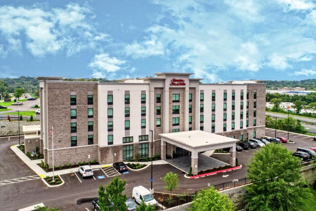 Hampton Inn & Suites Nashville/Goodlettsville image