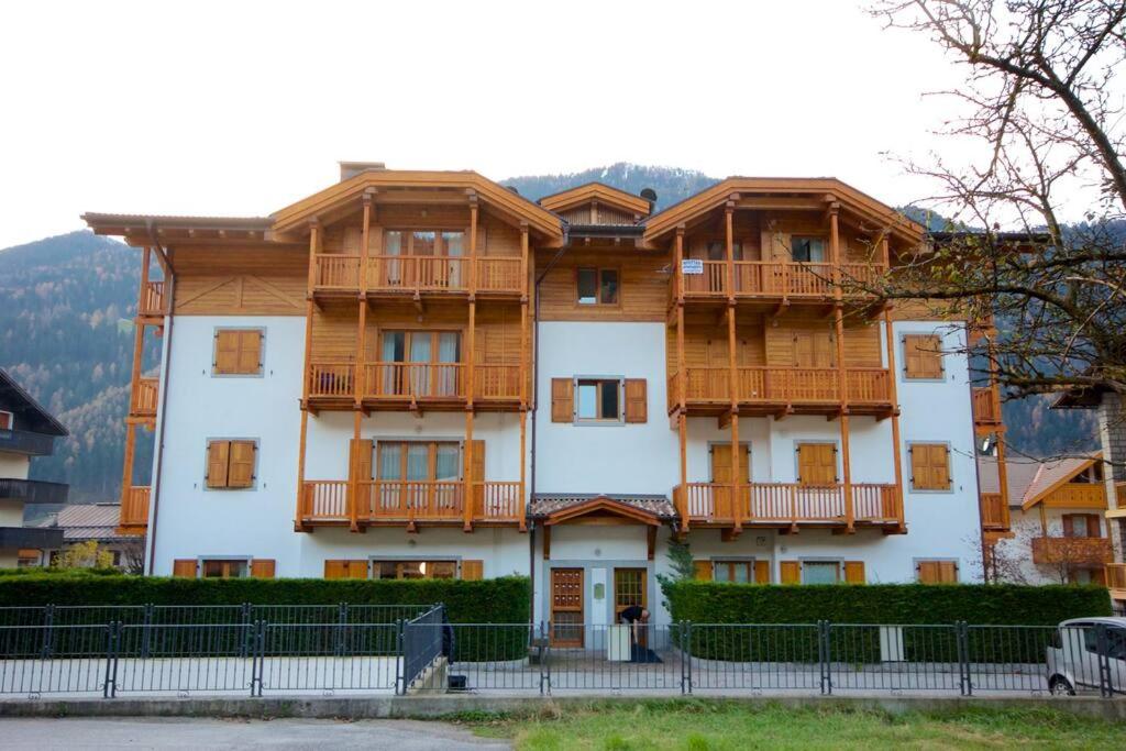 Lovely apt in Pinzolo Val Rendena 6 photo 1