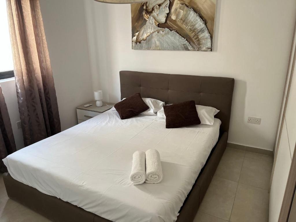Large 3 Bedroom Apartment photo 2