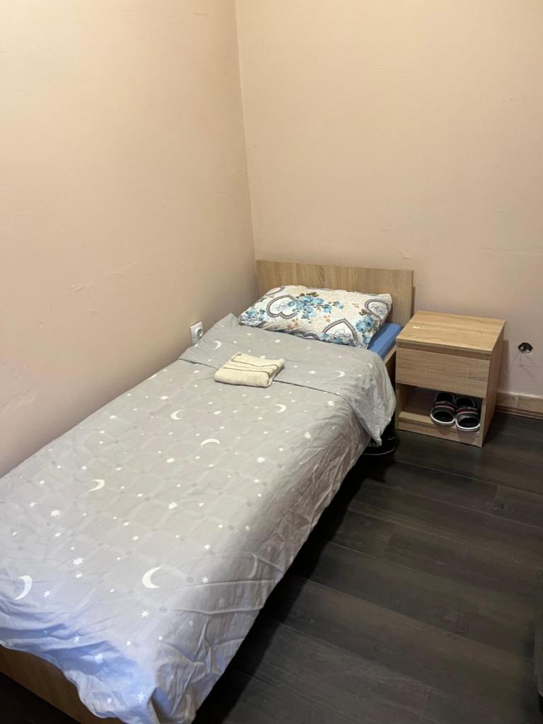 Jacky coffee single room with shared toilet