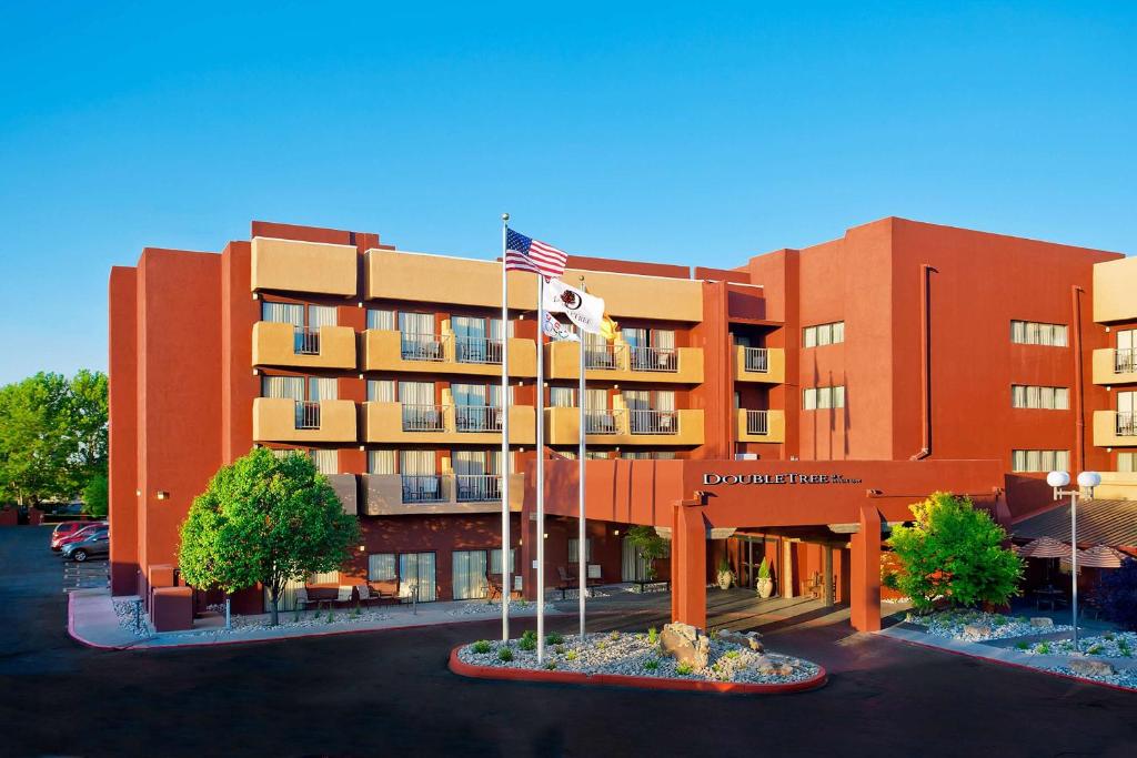 DoubleTree by Hilton Hotel Santa Fe image