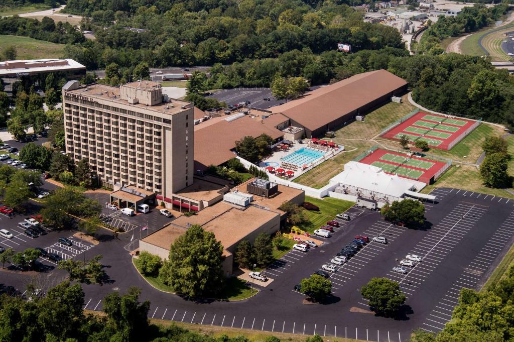 DoubleTree by Hilton Hotel St. Louis - Chesterfield photo 2