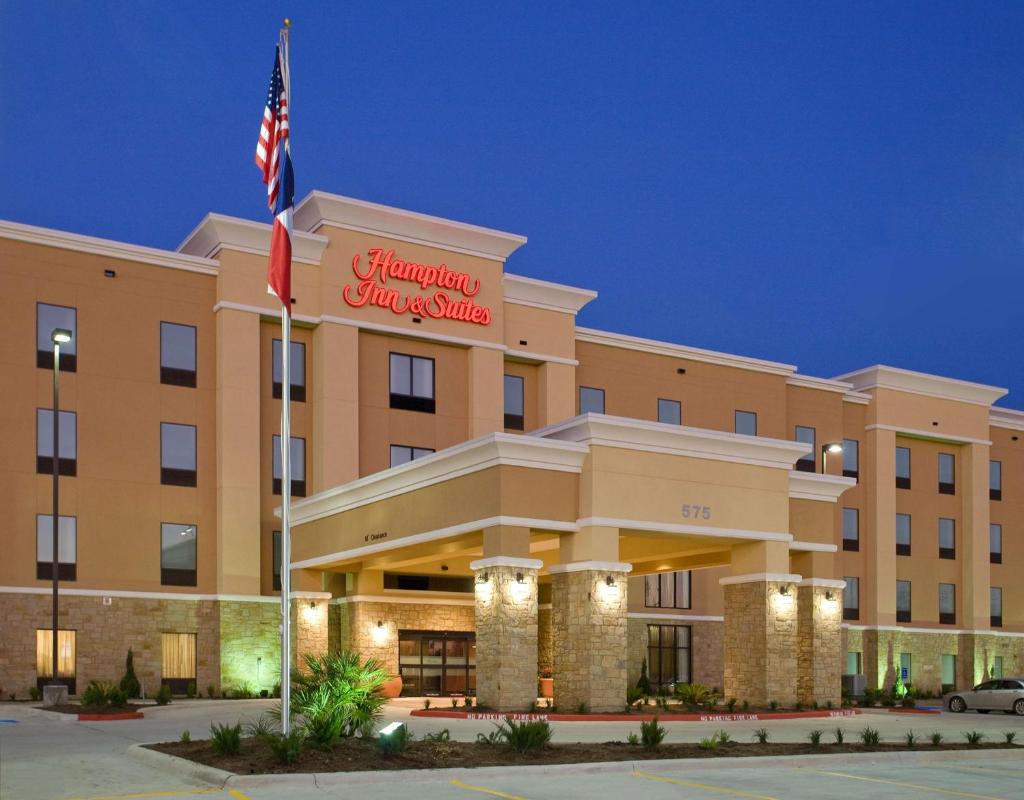 Hampton Inn & Suites New Braunfels image