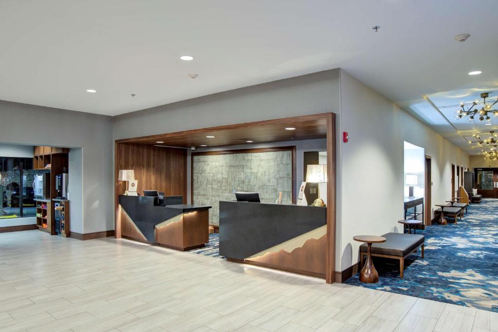 Doubletree by Hilton Harrisonburg photo 2