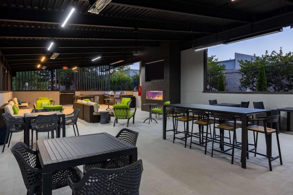 Hampton Inn & Suites Alpharetta Roswell photo 2