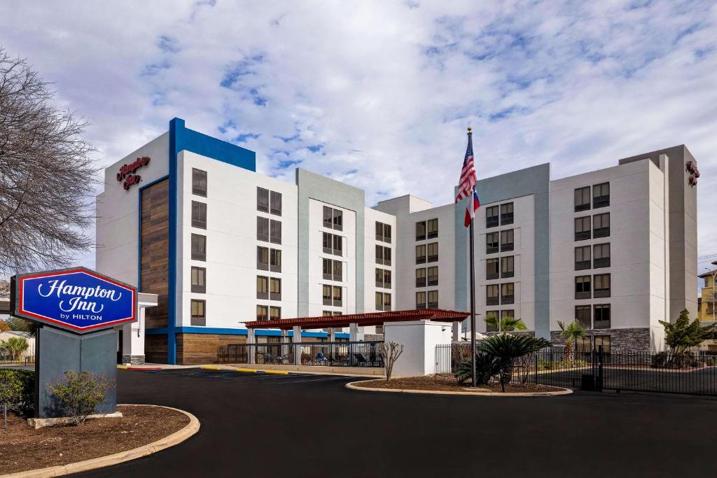 Hampton Inn San Antonio-Downtown (River Walk) image