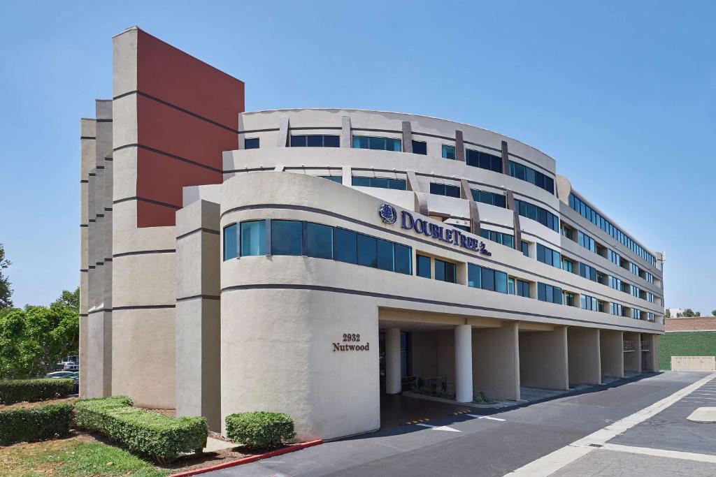 DoubleTree by Hilton Fullerton image