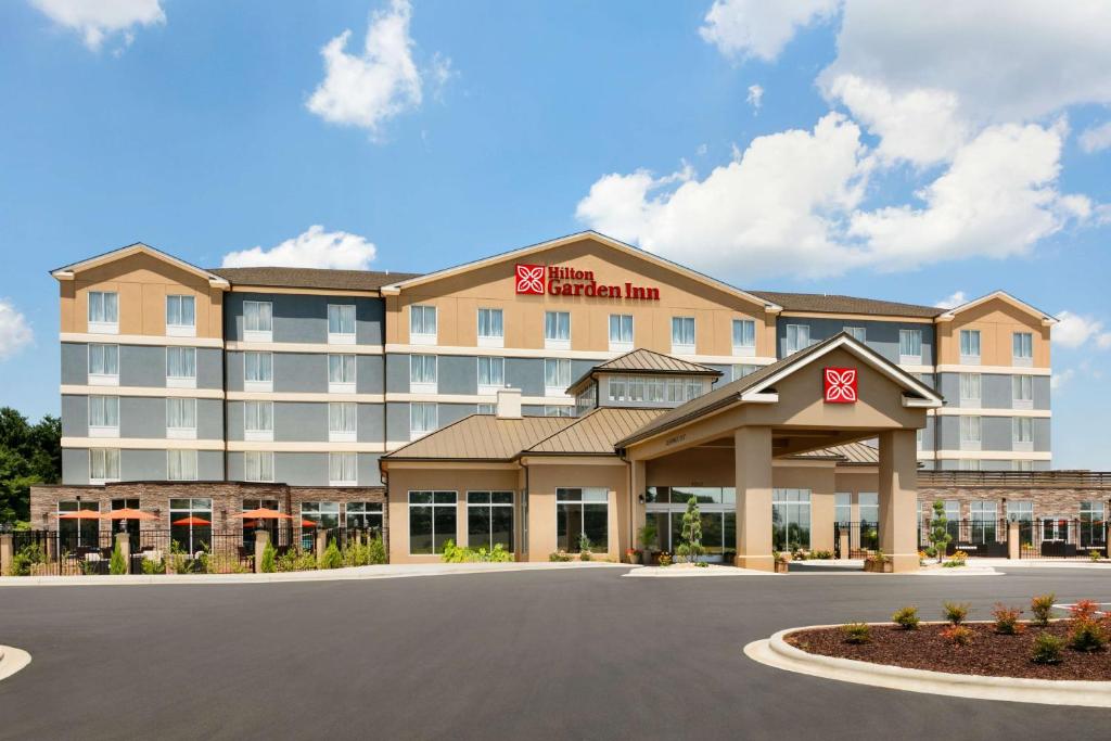 Hilton Garden Inn Statesville image