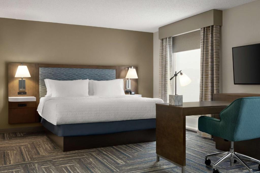 Hampton Inn & Suites Fruitland - Tap to explore photos