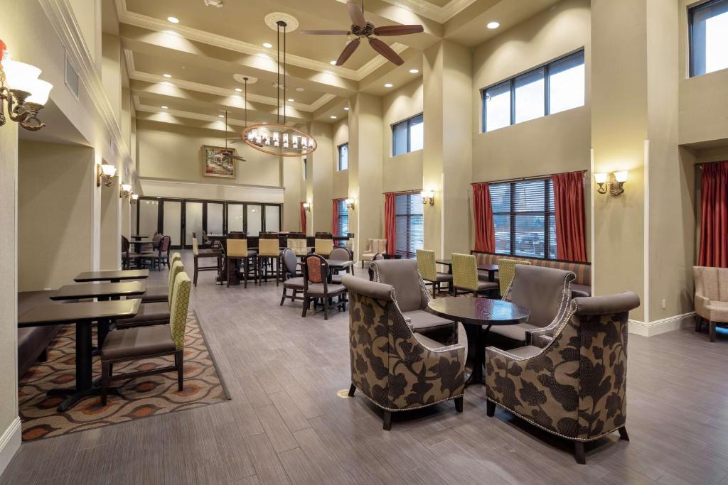 Hampton Inn & Suites Baton Rouge - I-10 East photo 3