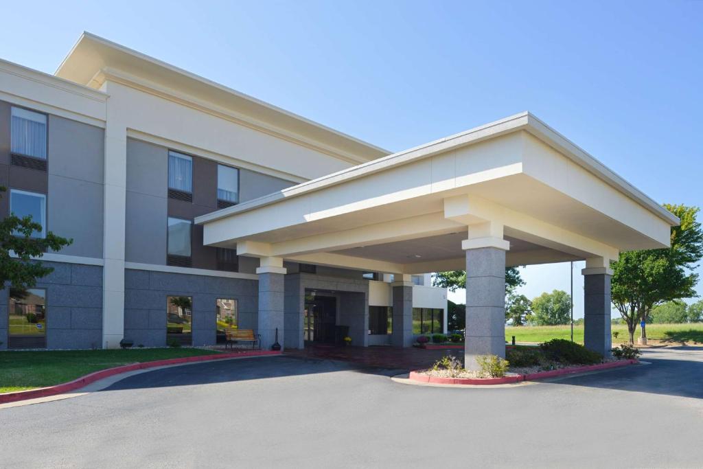 Hampton Inn Tulsa Sand Springs photo 2