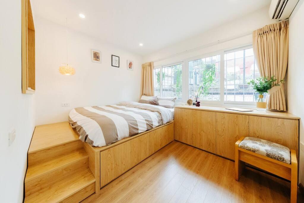 Soft bed, large space, comfortable, central