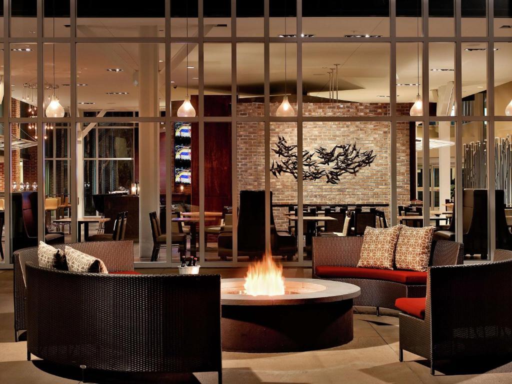 DoubleTree Hotel & Suites Charleston Airport photo 3