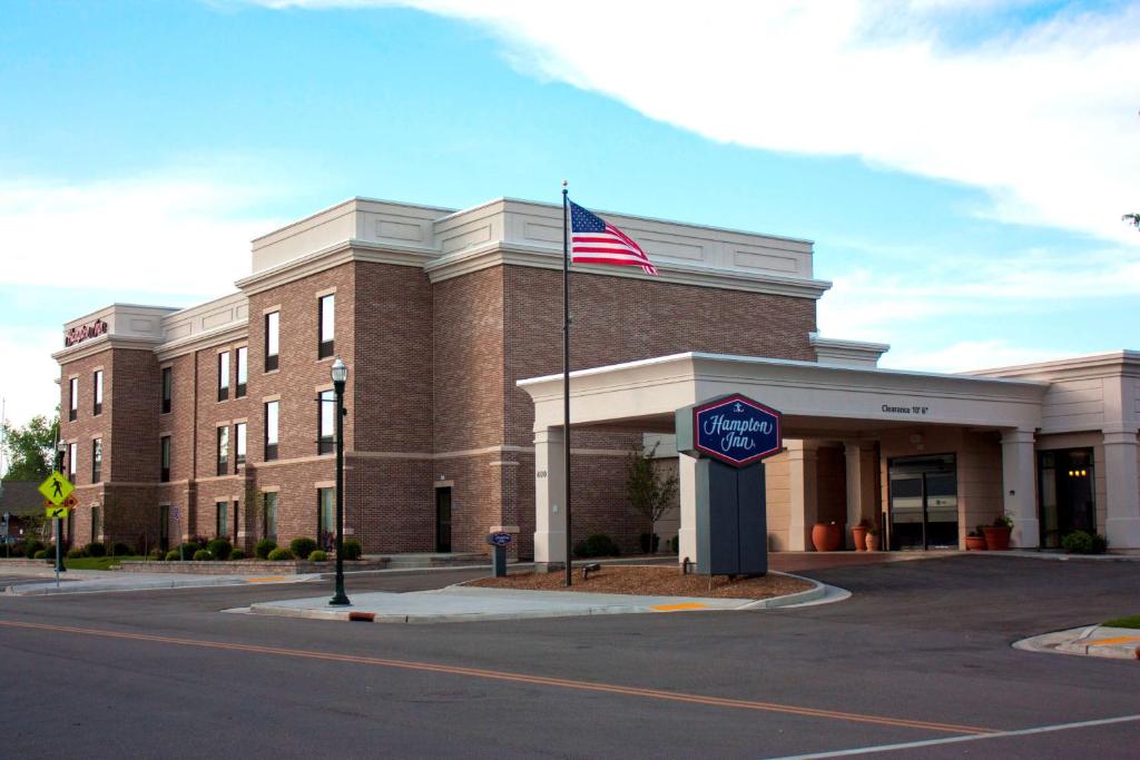 Hampton Inn Burlington image