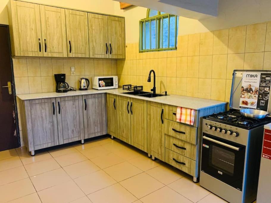 Castello Teta, Kigali Rwanda photo 4