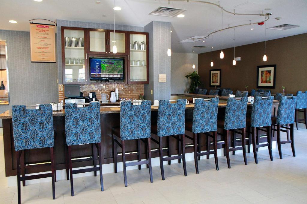 Hilton Garden Inn Tulsa Midtown image