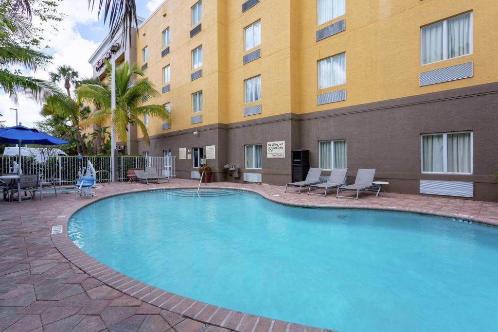 Hampton Inn & Suites - Fort Pierce photo 4