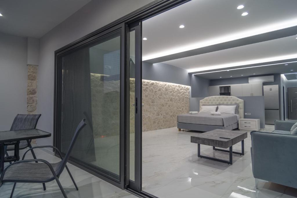 Irida Studios and Suite photo 2