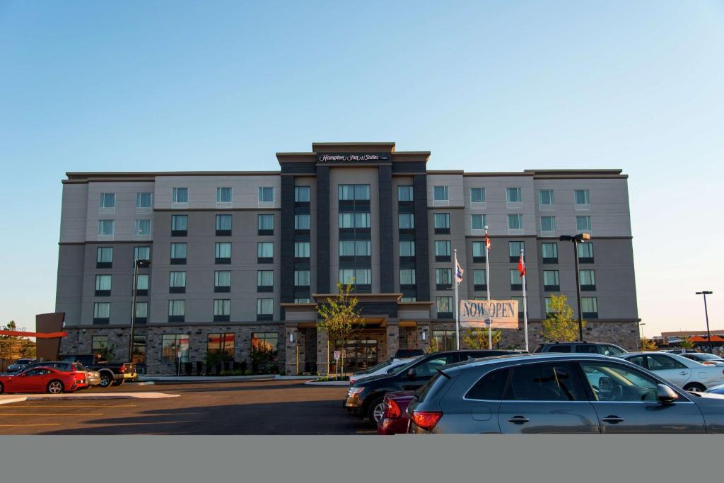 Hampton Inn & Suites by Hilton Bolton photo 1
