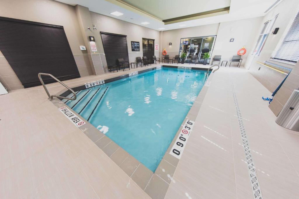 Hampton Inn & Suites by Hilton Bolton photo 4