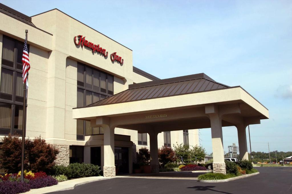 Hampton Inn St. Louis Southwest image