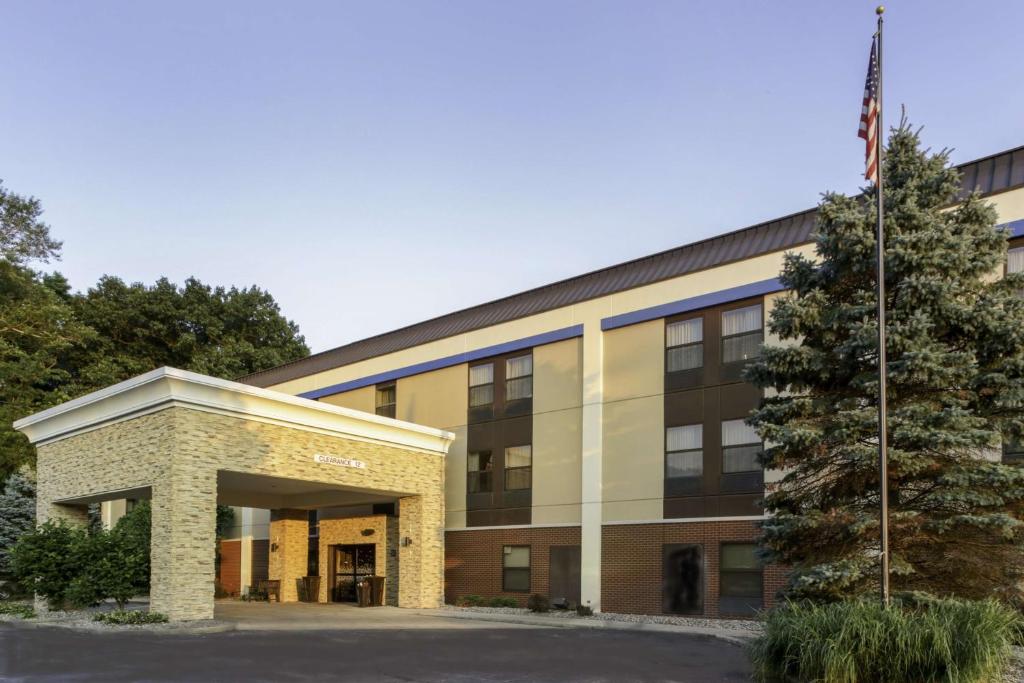 Hampton Inn Portage photo 1