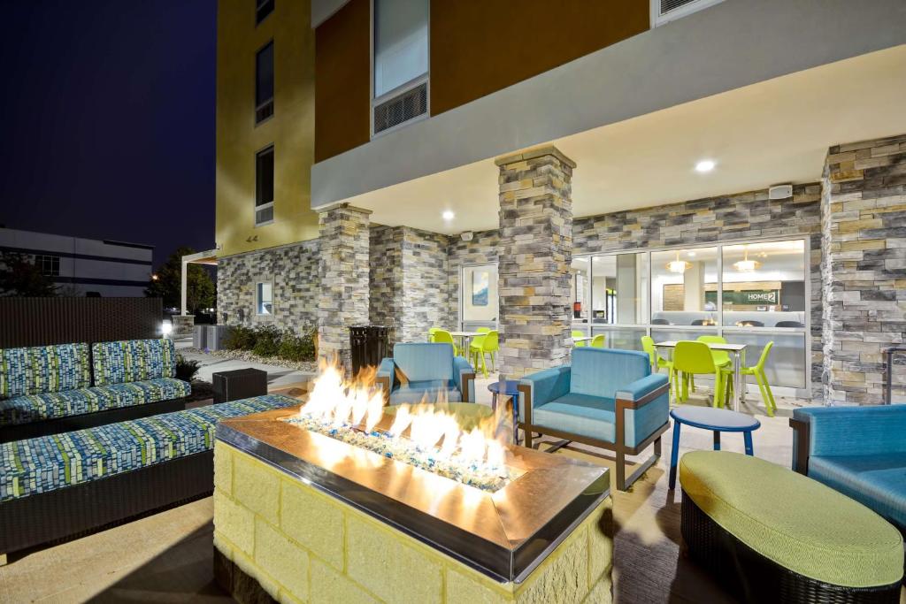 Home2 Suites By Hilton Maumee Toledo photo 2