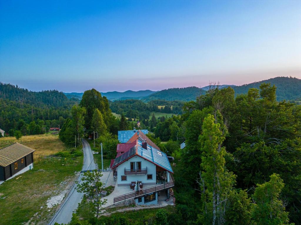 Mountain Escape house with indoor pool photo 1